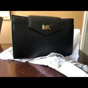 MICHAEL KORS MOTT LARGE CLUTCH SMOOTH LEATHER CROS